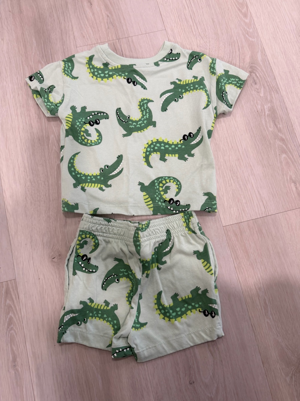 wonder nation Green Alligator Pajama Set